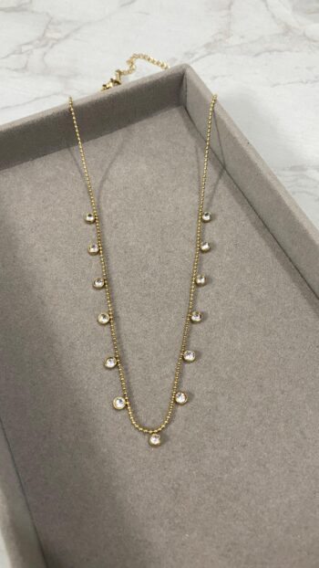 Dainty droplet necklace